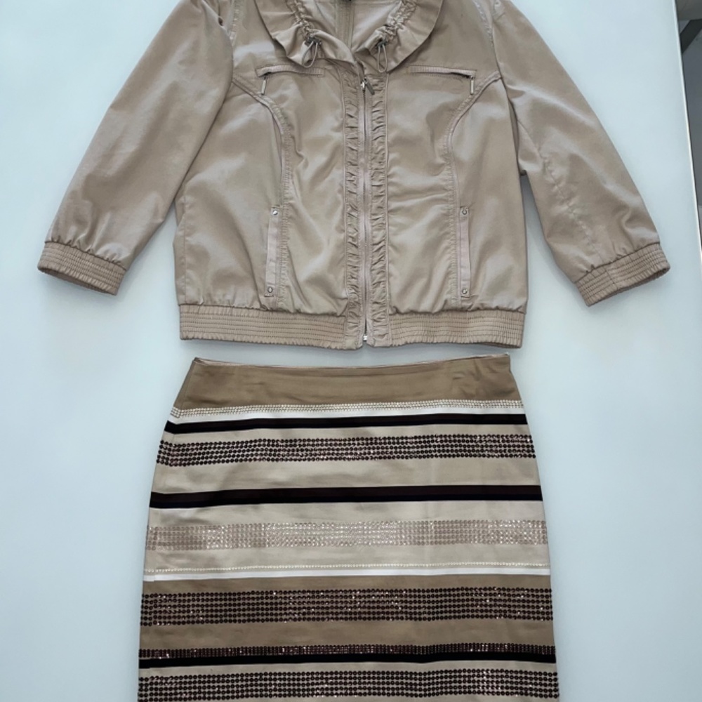 White House Black Market 2 pieces skirt and jacket combo